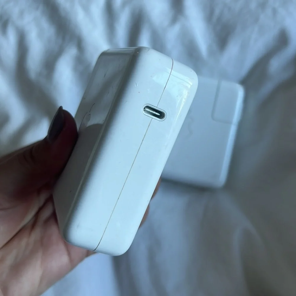 Apple USB-C Power Adapter 61W for MacBook